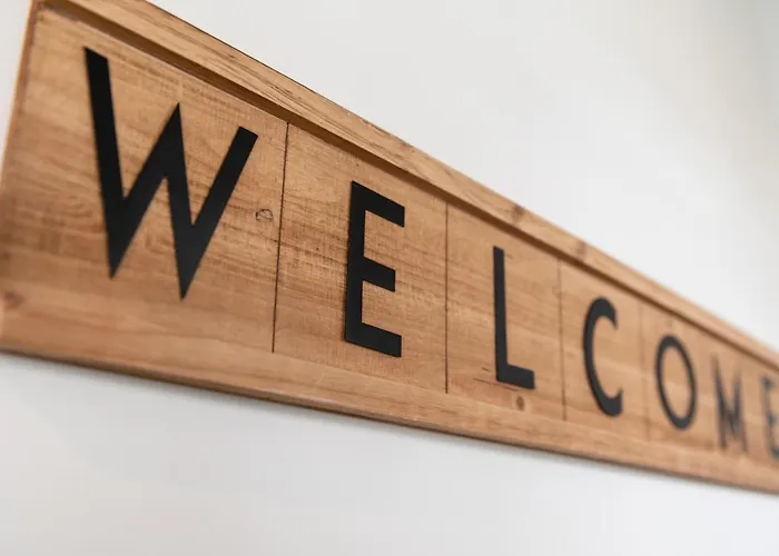 Top Hotels Near Burbank Airport Offering Free Parking