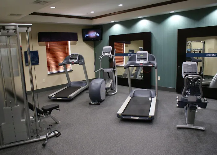 Top Hotels Near Skirball Cultural Center