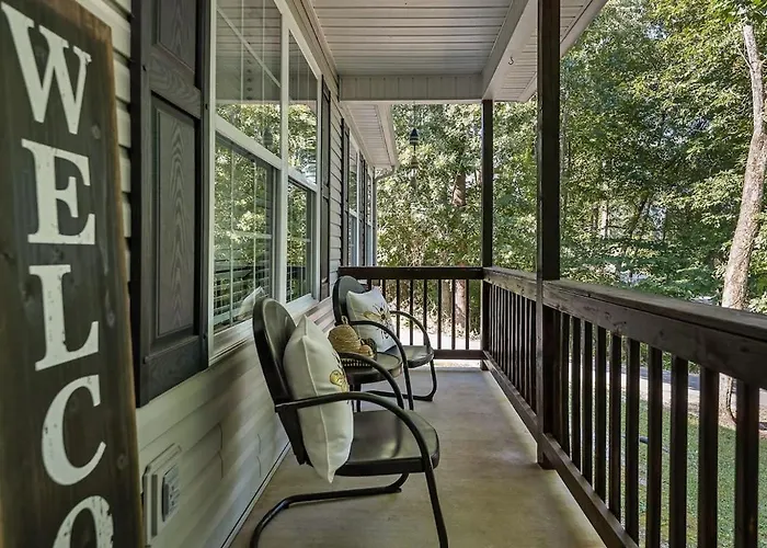 Best Hotels Near Sparta IL