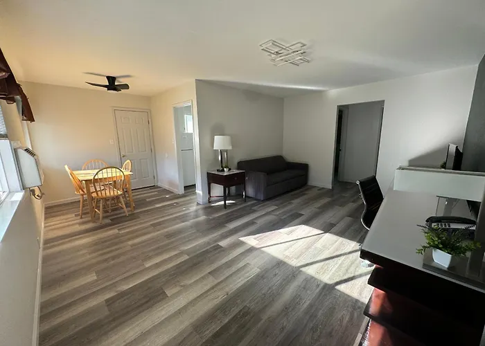 Top Weekly Hotels in Vibrant Jackson