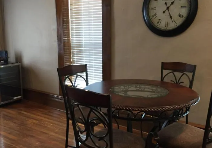 Top Hotels Near Thomas Jefferson University